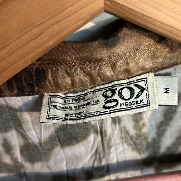 go by gosilk Crinkle Cut Jacket and Skirt Set in Chai Society 100% Silk Size M - Picture 5 of 16